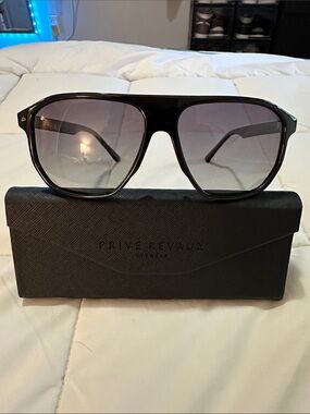 Brand new, never worn. Privé Revaux Men’s Black Gradient Aviator Sunglasses